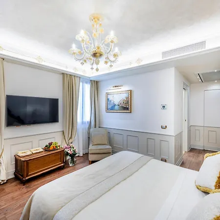 Monaco & Grand Canal 4* Venedig