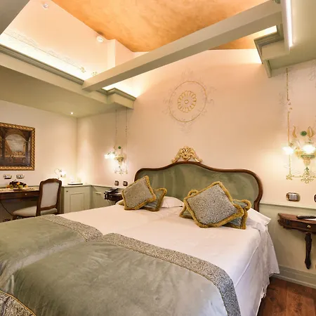 Monaco & Grand Canal Hotell 4*