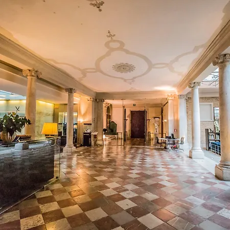 Monaco & Grand Canal Hotell