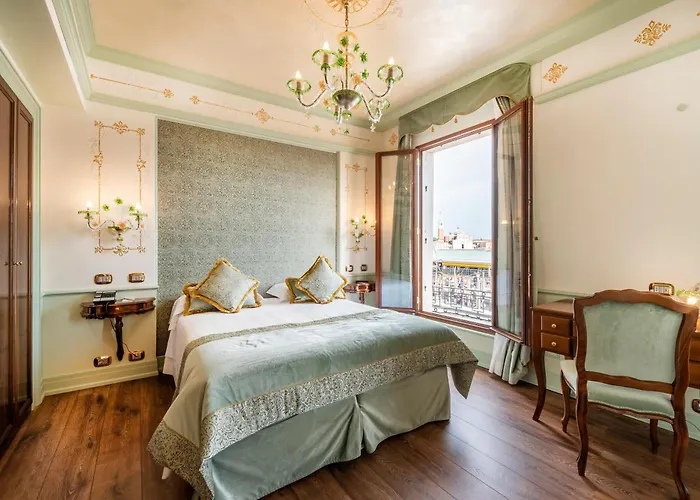 Monaco & Grand Canal Hotel 4*