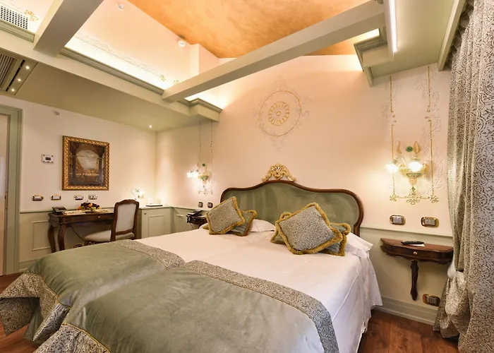 Monaco & Grand Canal Hotel 4*