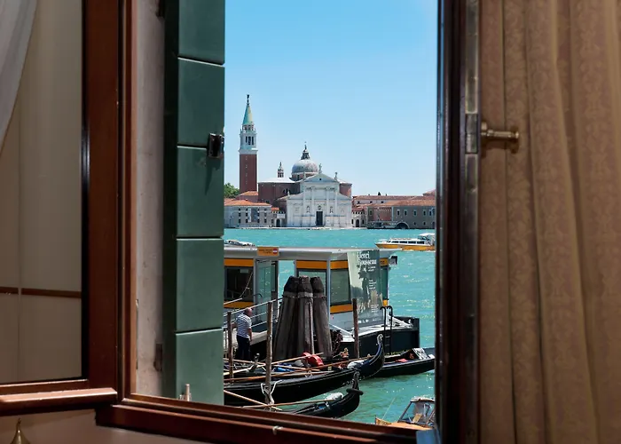 Hotel Monaco & Grand Canal 4*