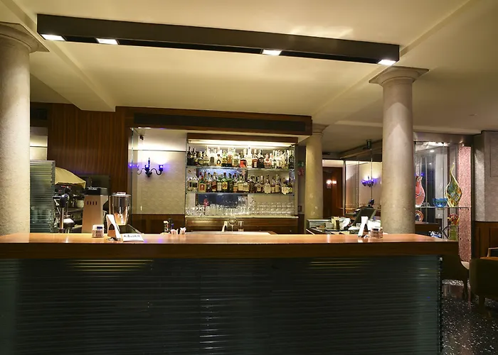 Monaco & Grand Canal Hotel