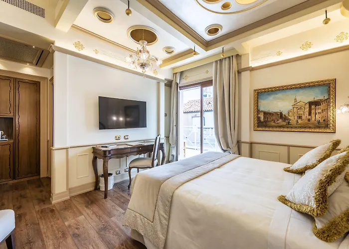 Monaco & Grand Canal Hotel 4*