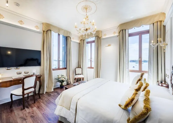 Monaco & Grand Canal Venise