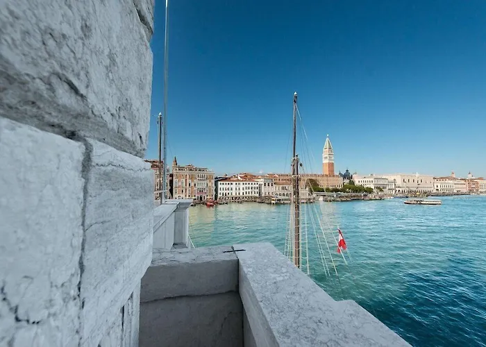 Monaco & Grand Canal 4*