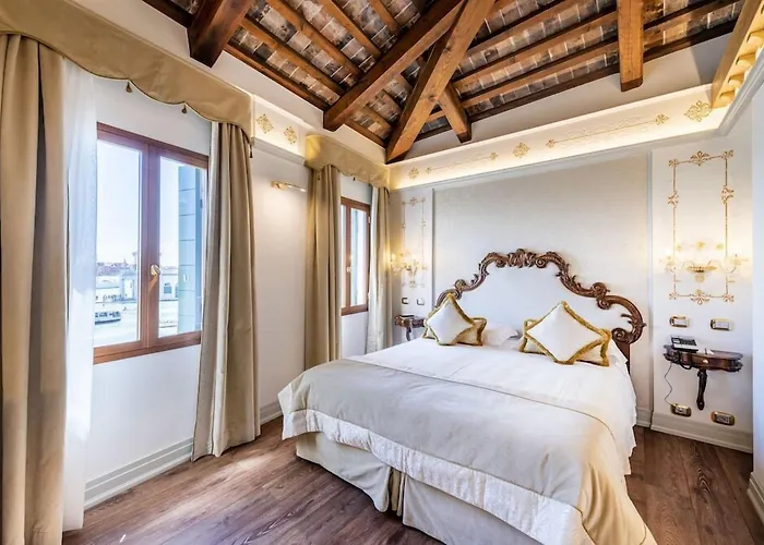 Monaco & Grand Canal Hotel 4*