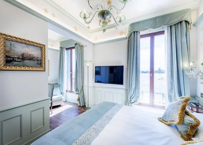 Monaco & Grand Canal 4*