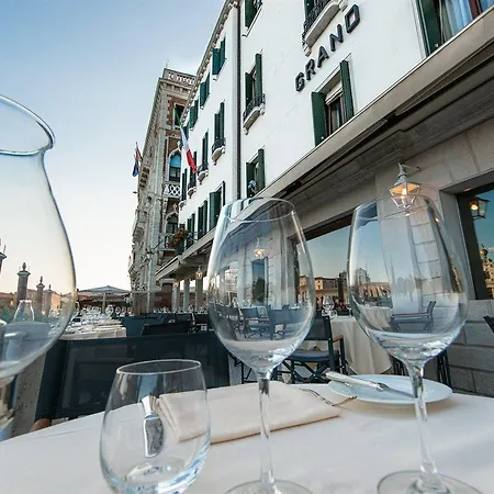 Hotel Monaco&grand Canal