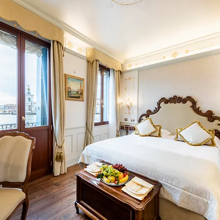 Hotel Monaco&grand Canal 4*