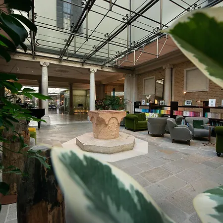 Monaco&grand Canal Hotel