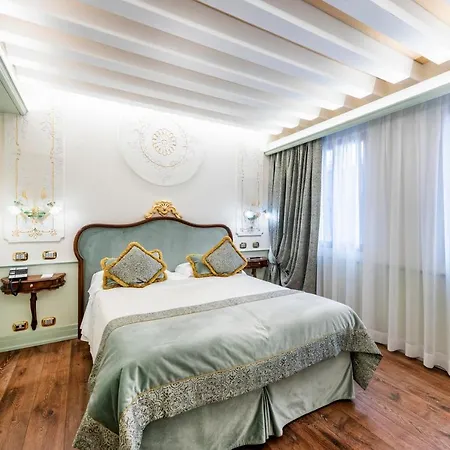 Monaco&grand Canal Hotel 4*