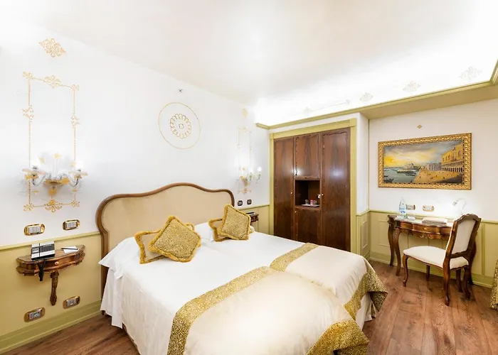 Hotel Monaco&grand Canal