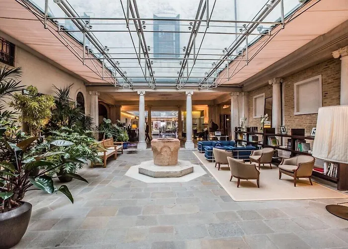 Monaco & Grand Canal Hotel 4*