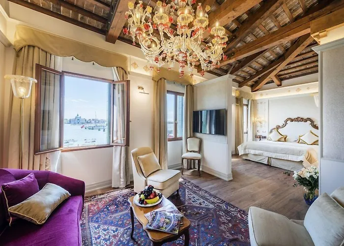 Monaco&grand Canal Venecia