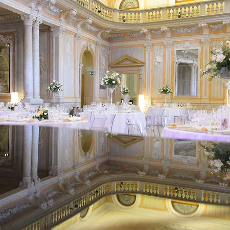 Hotel Monaco & Grand Canal