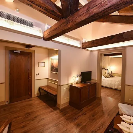 Hotel Monaco & Grand Canal