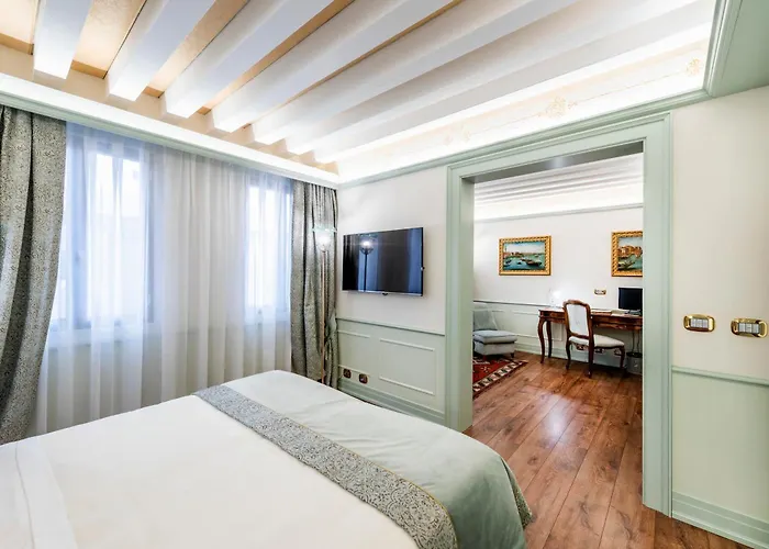 موناكو وغراند كانال البندقية