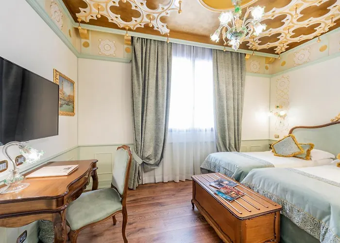 فندق موناكو وغراند كانال