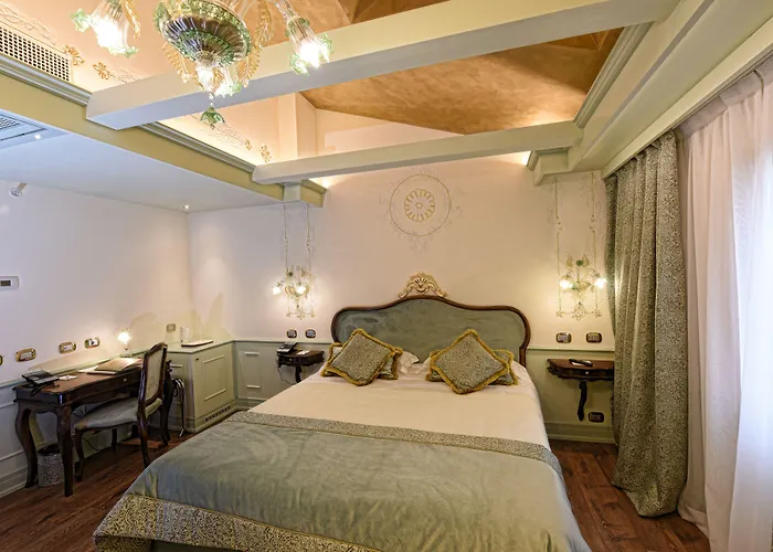 موناكو وغراند كانال البندقية